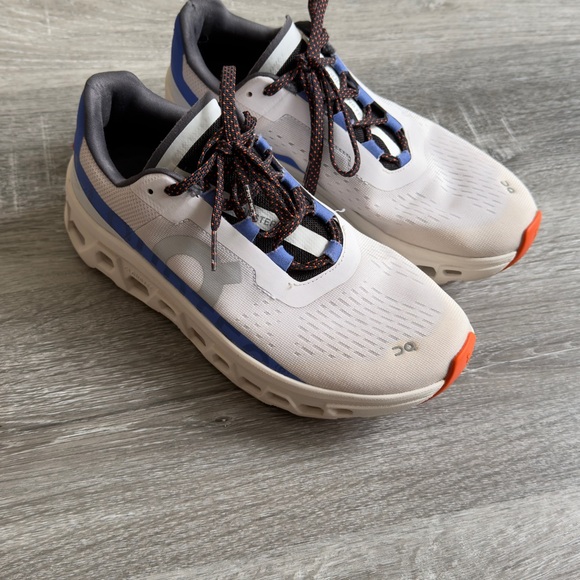 On Cloudmonster - Picture 5 of 11